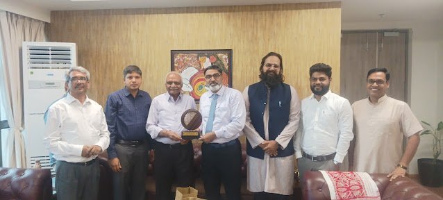 आईआईएम रायपुर और सीएसएचडी के बीच एमओयू साइन, शोध और क्षेत्रीय विकास को मिलेगा बढ़ावा